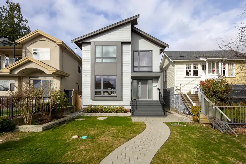 7 N HOWARD AVENUE - photo 1 of 40