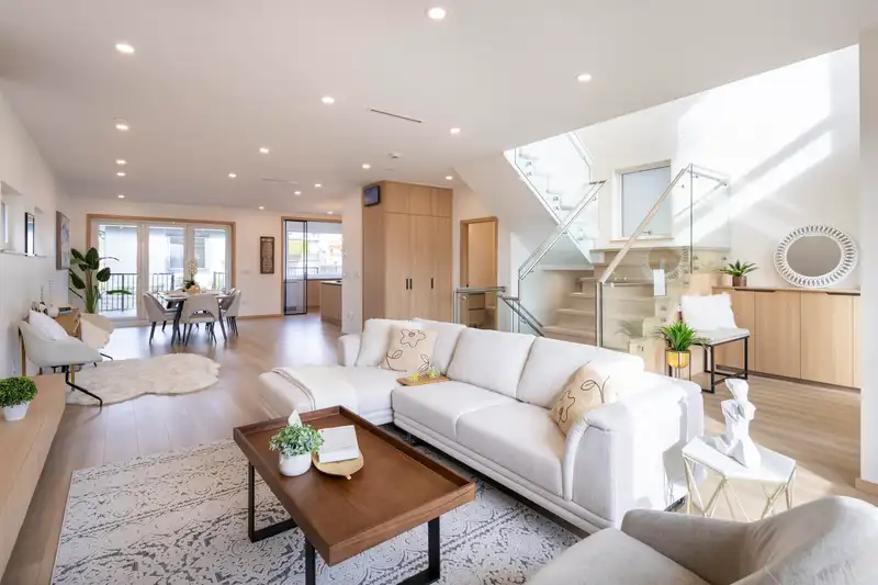7 N HOWARD AVENUE - photo 4 of 40