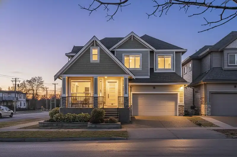 18407 59A AVENUE - photo 1 of 40