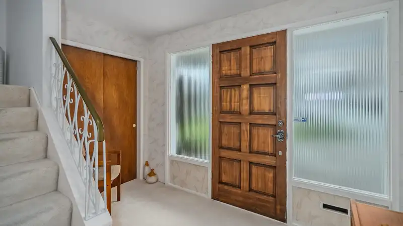 6220 CHATSWORTH ROAD - photo 3 of 40