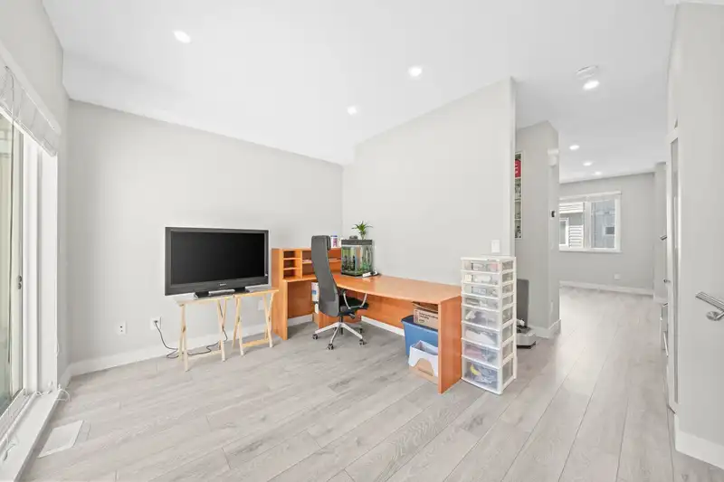 11 7420 MOFFATT ROAD - photo 4 of 38
