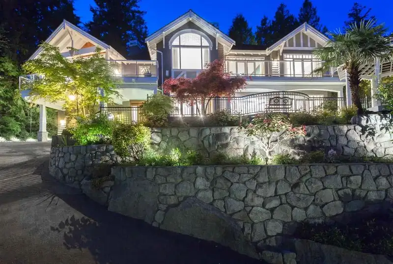 3395 THOMPSON CRESCENT - photo 1 of 13