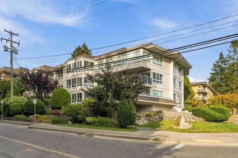 102 1322 MARTIN STREET - photo 1 of 30
