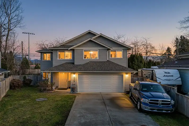 23015 OLUND CRESCENT - photo 1 of 31