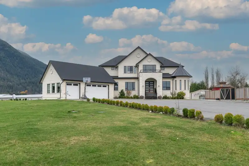 8528 SYLVESTER ROAD - photo 1 of 38
