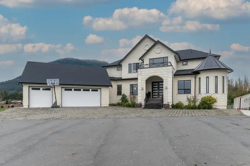 8528 SYLVESTER ROAD - photo 2 of 38