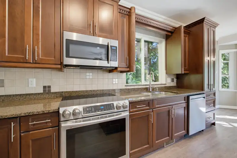 8886 EMIRY STREET - photo 4 of 40