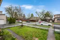 285 E 48TH AVENUE - thumbnail 10