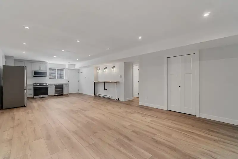 21014 80B AVENUE - photo 2 of 40
