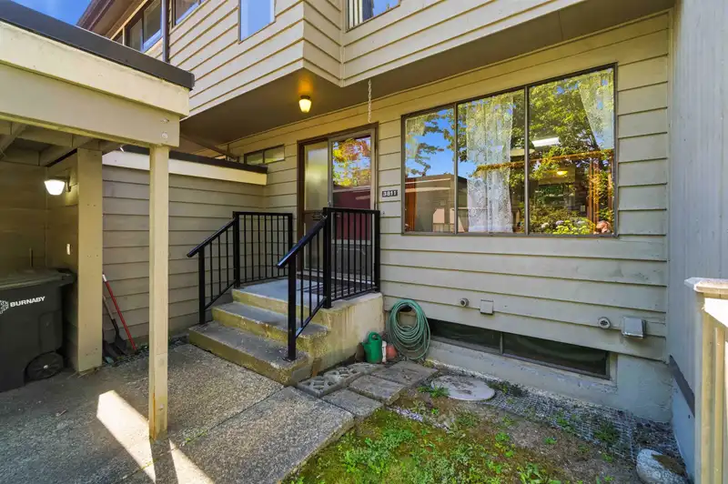 3811 GARDEN GROVE DRIVE - photo 4 of 40