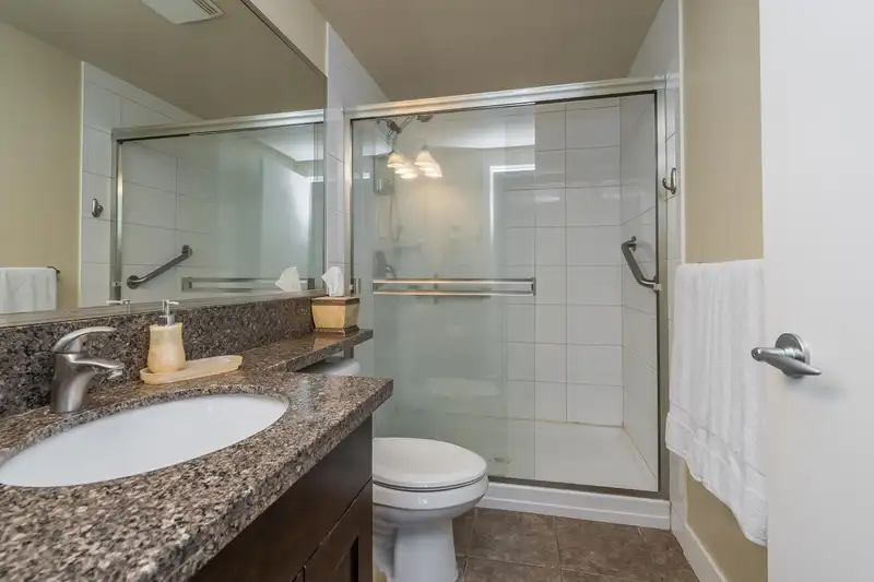 204 15777 MARINE DRIVE - photo 3 of 26