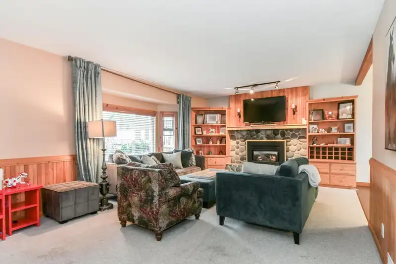 24861 56 AVENUE - photo 3 of 37