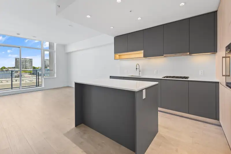 301 6200 MINORU BOULEVARD - photo 2 of 11
