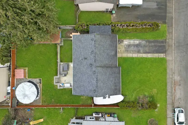 26538 33 AVENUE - photo 3 of 40