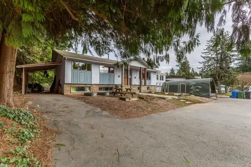 33305 LYNN AVENUE - photo 2 of 40