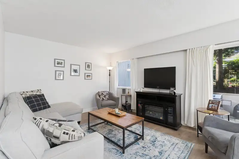 2060 DEEP COVE CRESCENT - photo 2 of 35