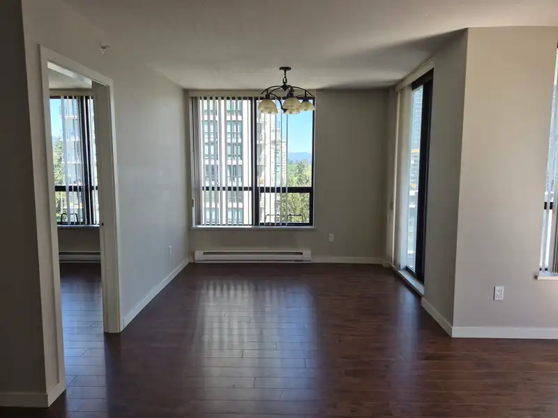 1703 2979 GLEN DRIVE - photo 3 of 10