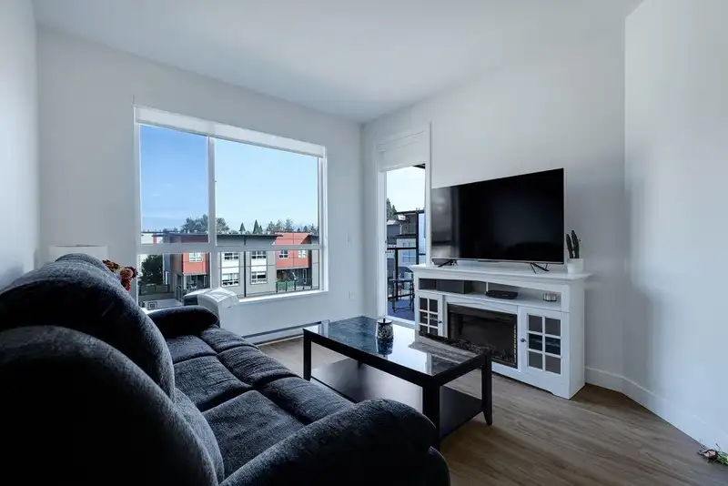 301 18811 72 AVENUE - photo 2 of 36