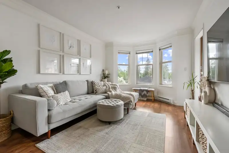 310 5438 198 STREET - photo 1 of 33