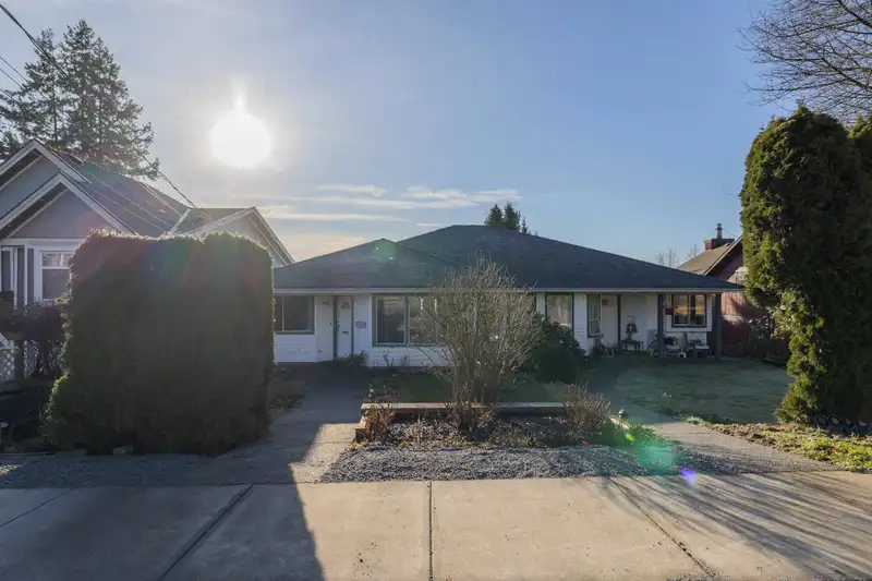 1038 WALLS AVENUE - photo 1 of 29