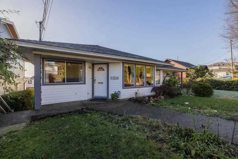 1038 WALLS AVENUE - photo 2 of 29
