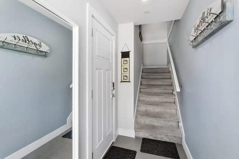 4 188 WOOD STREET - photo 3 of 39