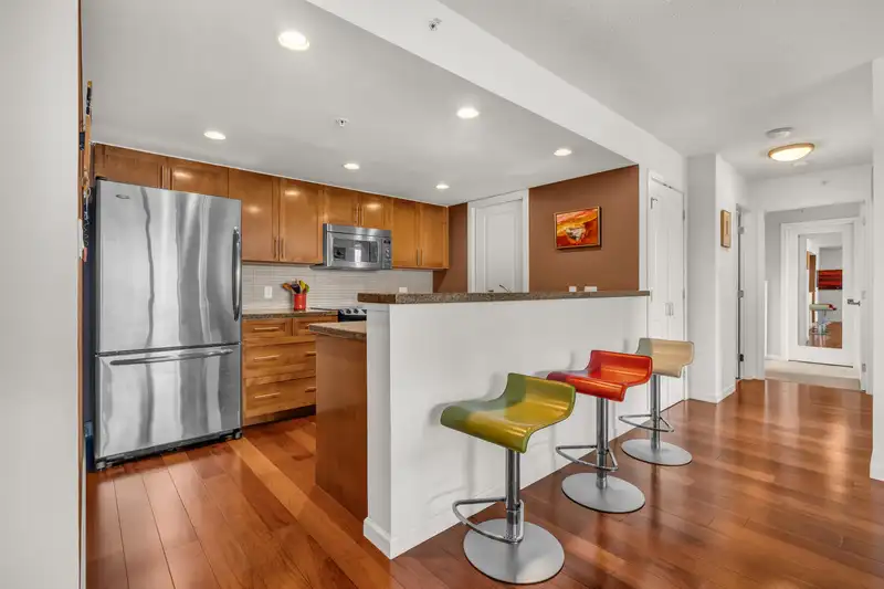 1404 288 UNGLESS WAY - photo 2 of 34