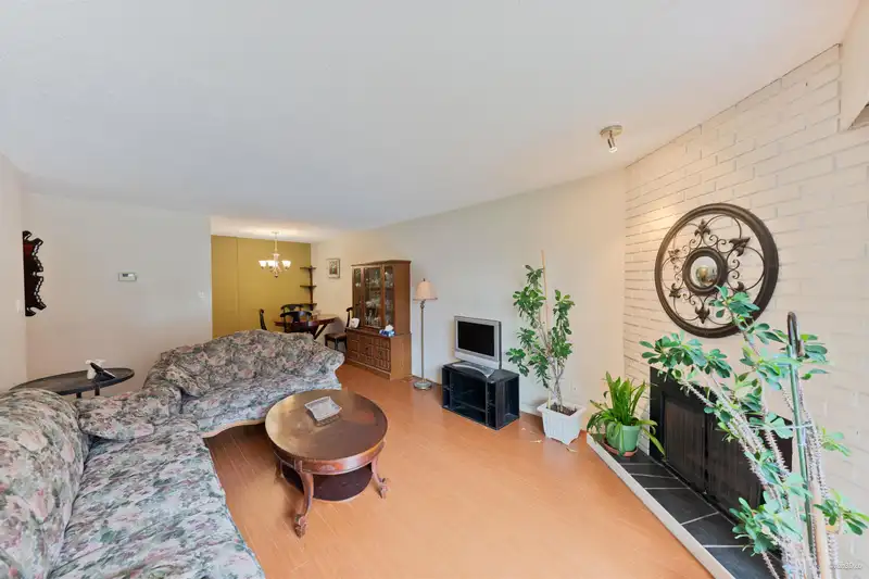 204 2299 E 30TH AVENUE - photo 4 of 18
