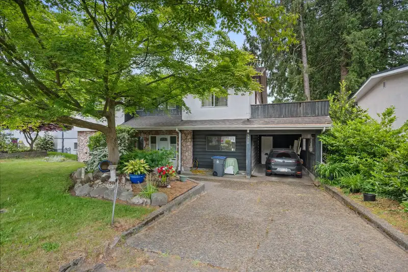 5910 135 STREET - photo 2 of 33