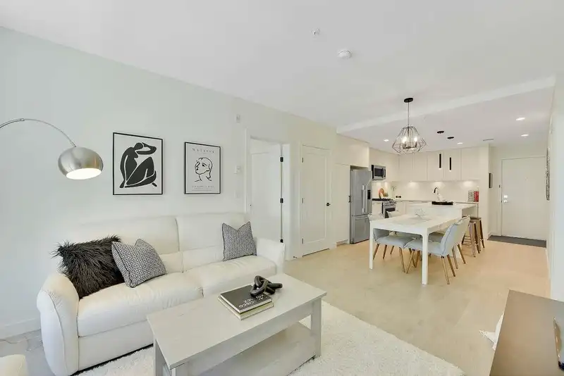 405 8380 200A STREET - photo 1 of 34