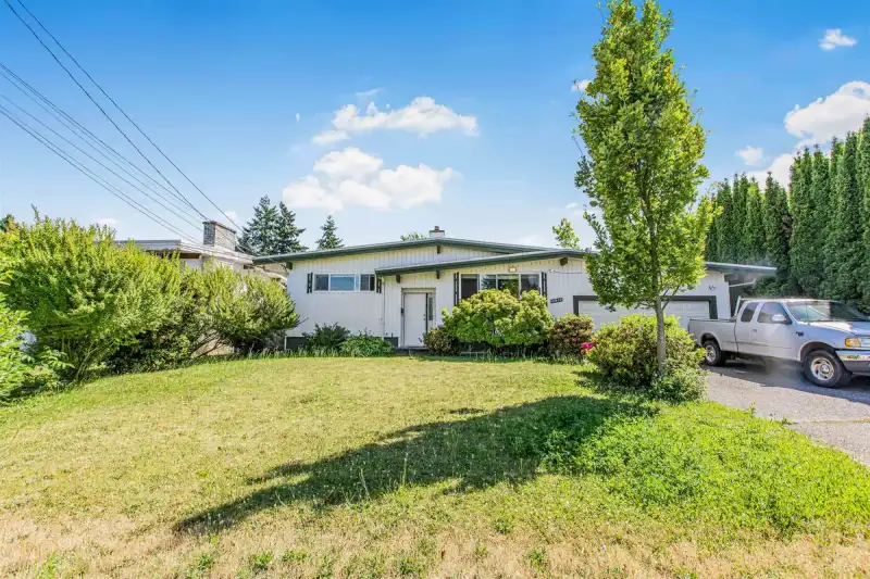 45410 WESTVIEW AVENUE - photo 1 of 40