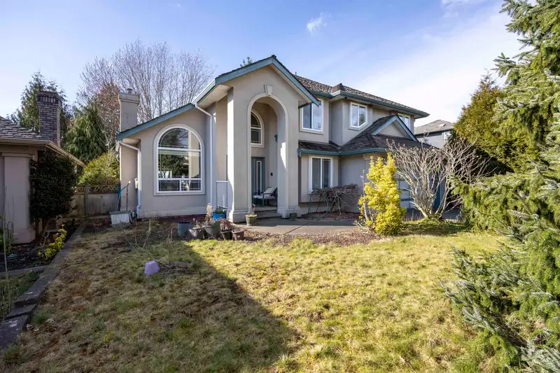 7881 154 STREET - photo 2 of 39