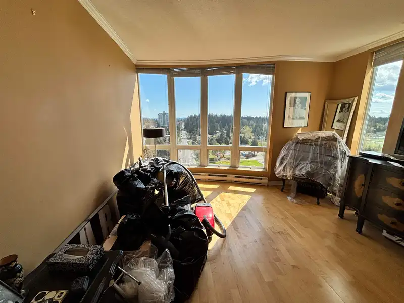 1904 14820 104 AVENUE - photo 2 of 40