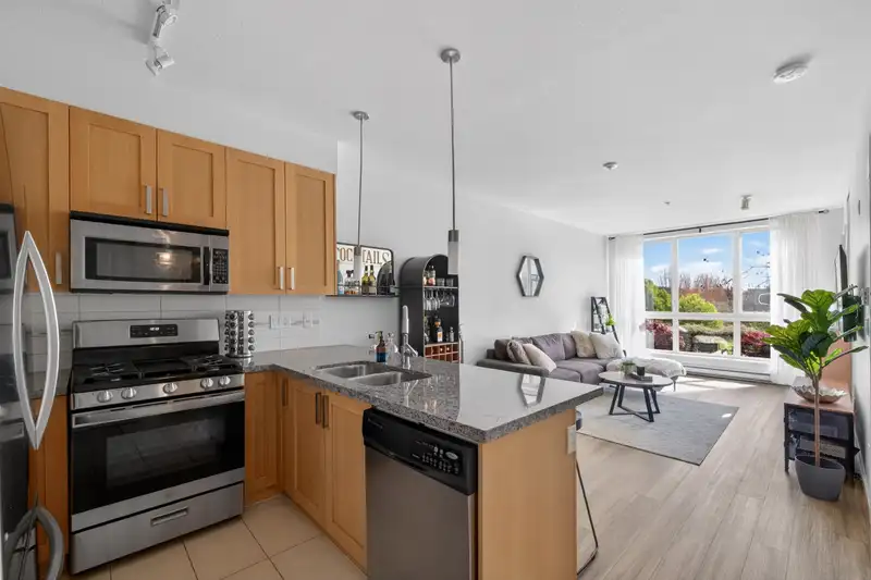 329 15918 26 AVENUE - photo 2 of 31