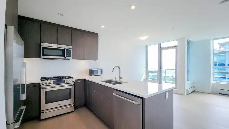 1507 9060 UNIVERSITY CRESCENT - photo 3 of 40