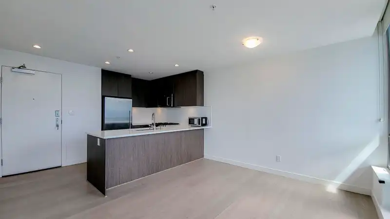 1507 9060 UNIVERSITY CRESCENT - photo 4 of 40