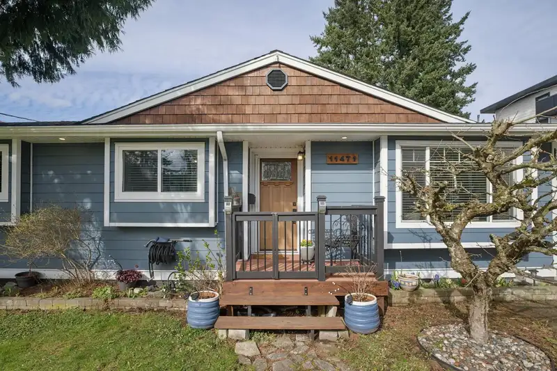 11471 95 AVENUE - photo 2 of 40