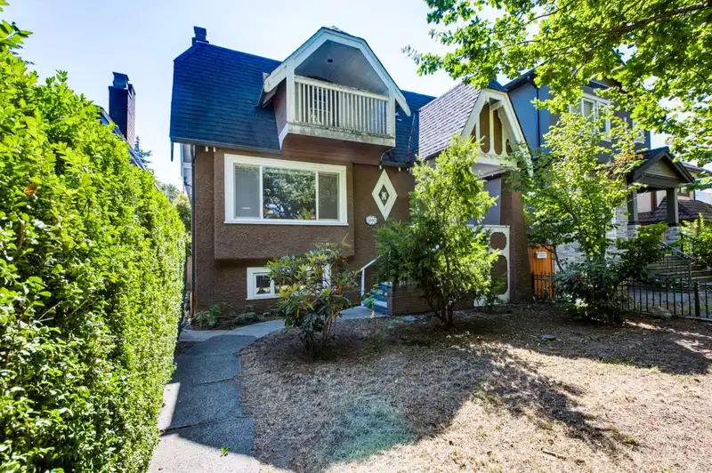 3888 W 15TH AVENUE - photo 2 of 39