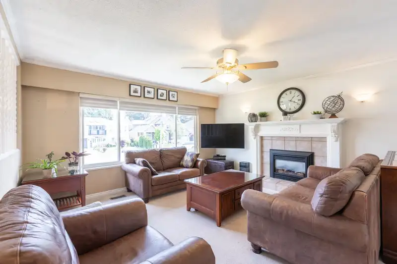 7907 118 STREET - photo 3 of 40