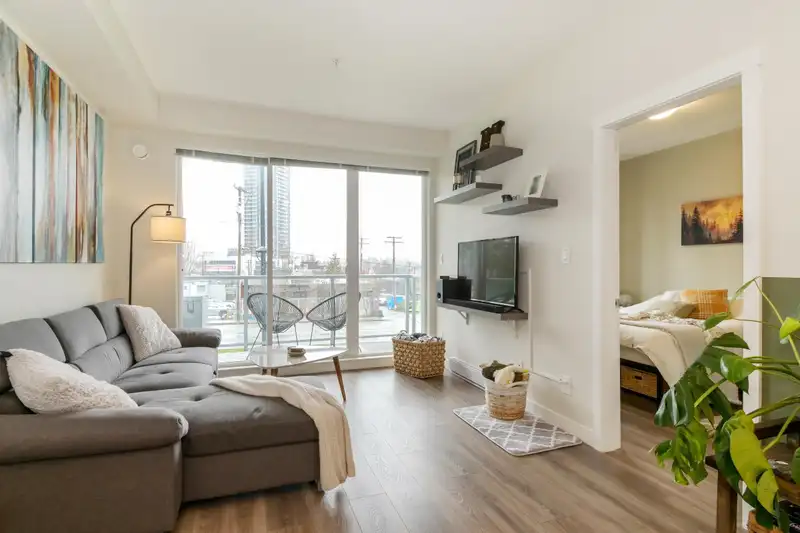 203 10838 WHALLEY BOULEVARD - photo 3 of 23