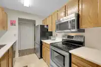 202 1460 MARTIN STREET - thumbnail 22