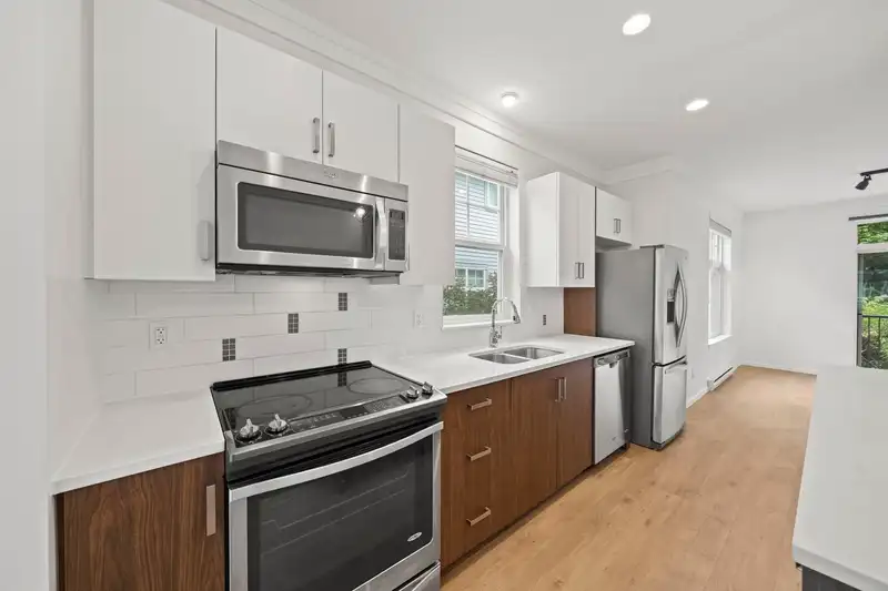 81 5858 142 STREET - photo 2 of 35