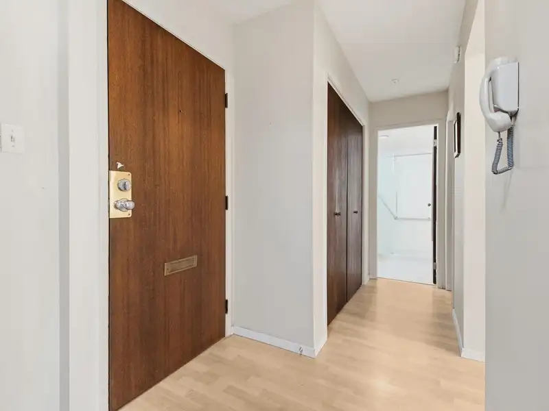 315 155 E 5TH STREET - photo 2 of 21