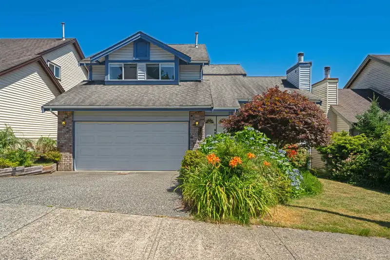 1295 DAIMLER STREET - photo 1 of 31