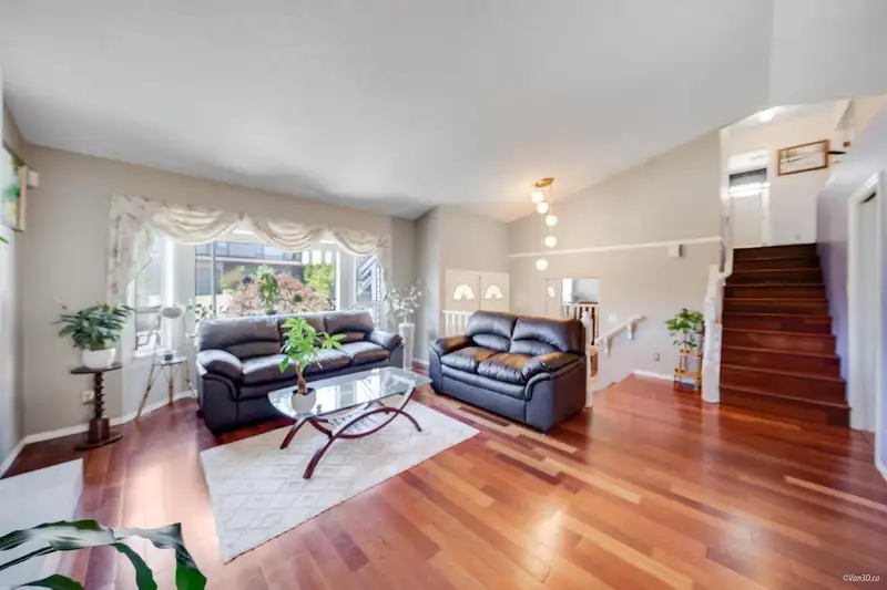 1295 DAIMLER STREET - photo 2 of 31
