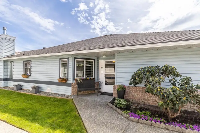 2 5550 LANGLEY BYPASS - photo 2 of 37