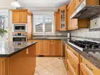 255 CARLETON AVENUE - thumbnail 10