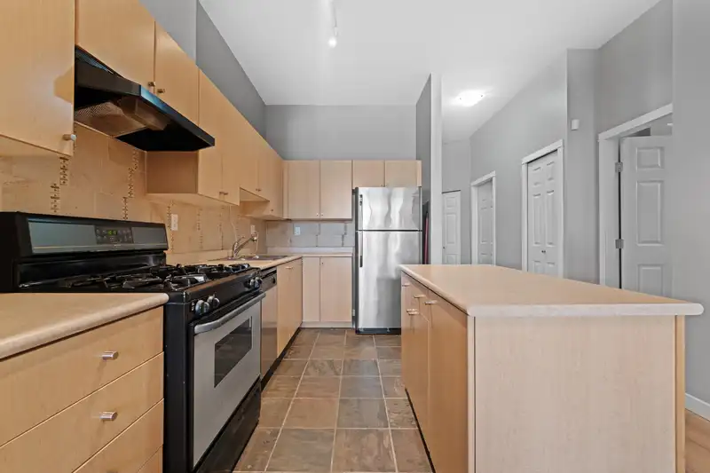 102 2102 W 38TH AVENUE - photo 3 of 31
