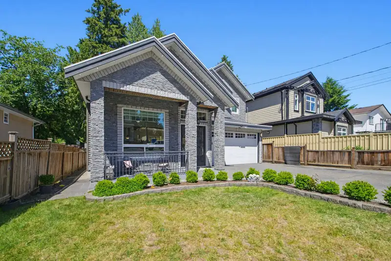11903 97 AVENUE - photo 3 of 40
