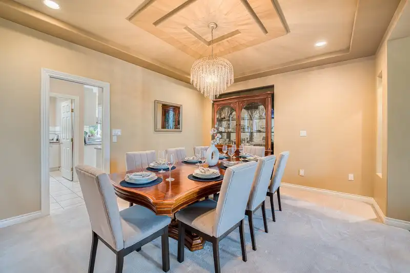 3660 GRANVILLE AVENUE - photo 4 of 29